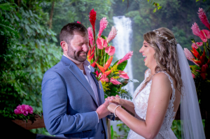 Elope in Costa Rica La Paz Waterfall Gardens 