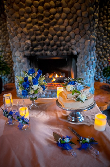 Wedding sweetheart cake - blue arrangement